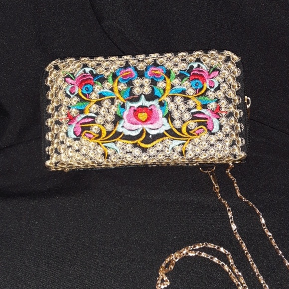 BOHEMIAN WALLET/WRISTLET - Picture 5 of 6